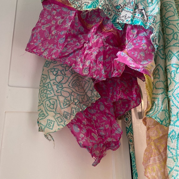 One skirt over 100 ways to wear!  So versatile this skirt/dress/top is fabulous! - Picture 9 of 16